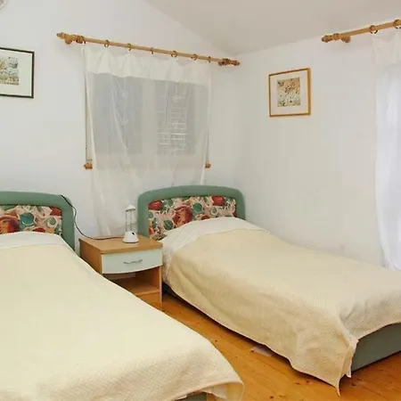 Holiday Volat Vela Luka